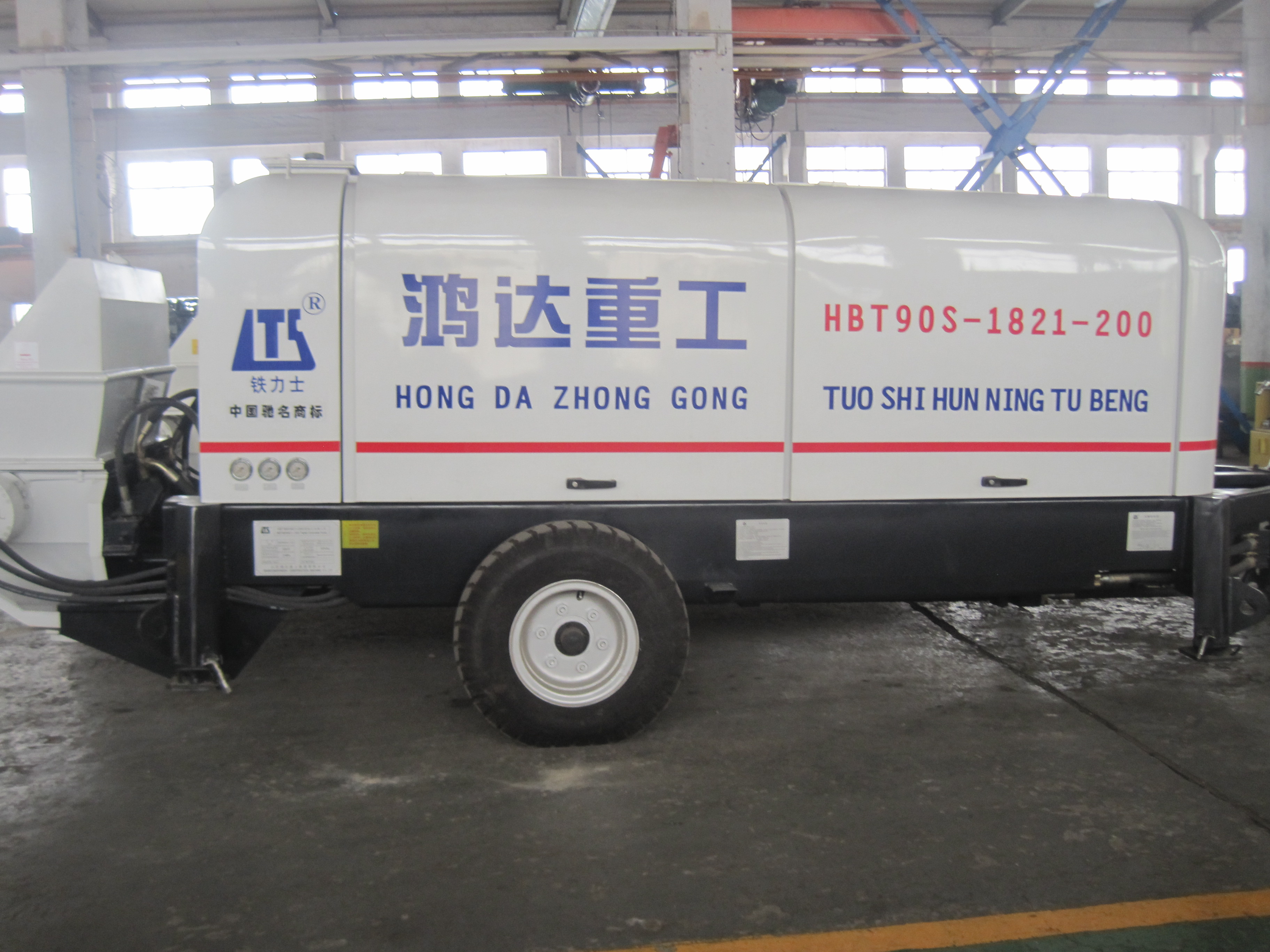 Made in China Hongda Construction Trailer Diesel Concrete Pump 